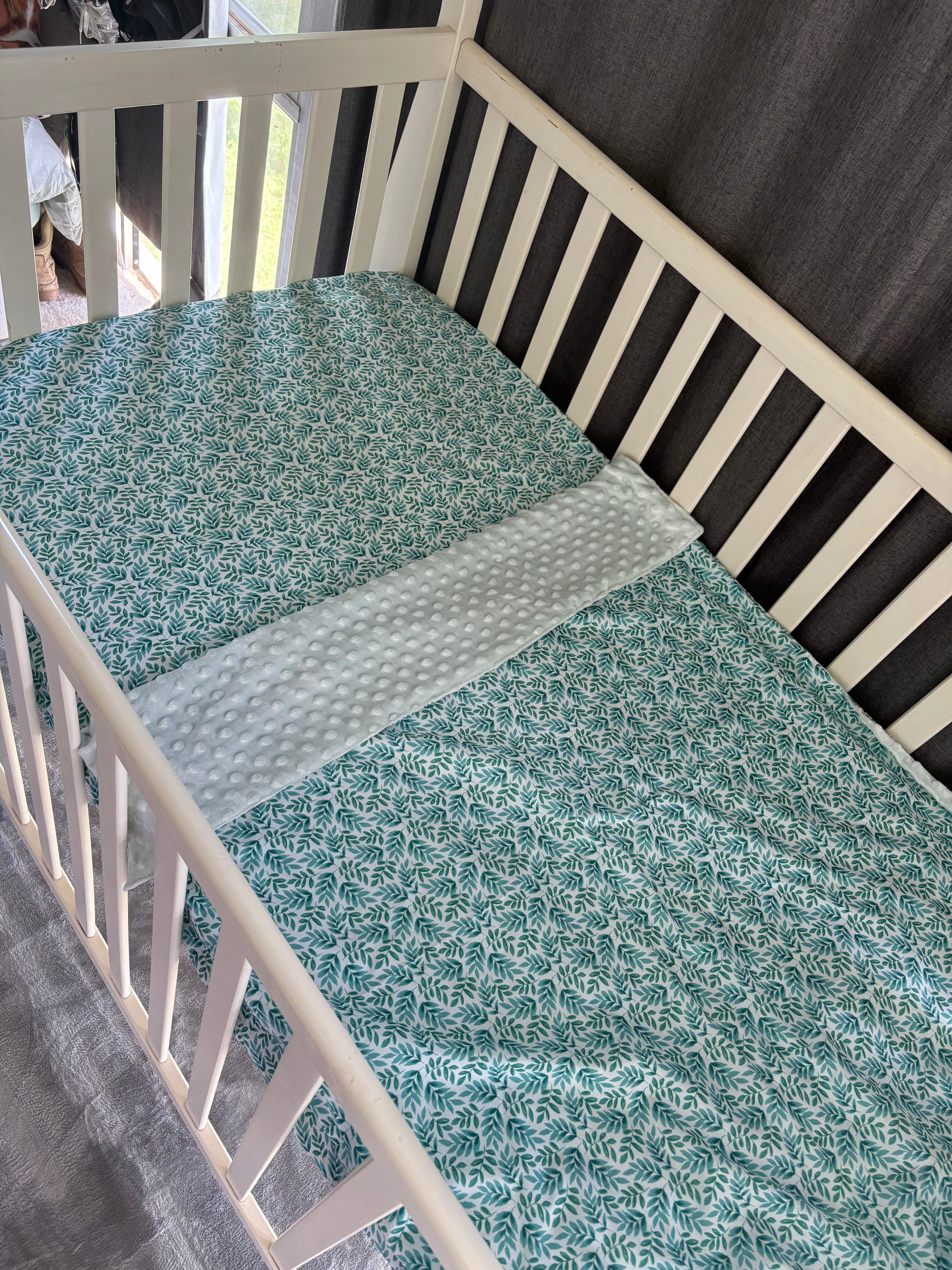 Leaf Fitted Cot Sheet